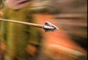 la_fuerza_que_hace_volar_la_flecha_por_el_aire